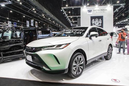 Thái Lan: Toyota Harrier 2021 ra mắt với giá từ 1,83 tỷ đồng