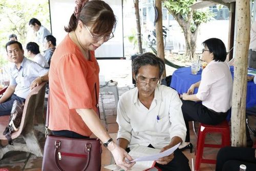 Đồng Tháp: Hòa giải viên tận tâm giữ lại tình làng nghĩa xóm