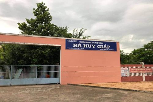 Nam sinh ở Cần Thơ nhảy lầu tử vong sau khi nói chuyện ôn thi