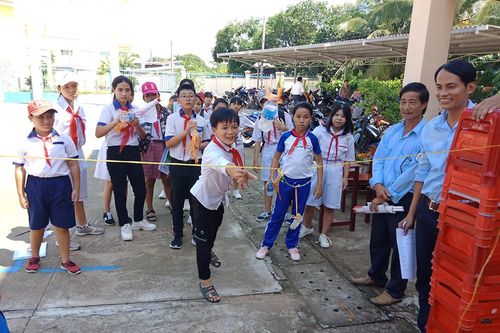 Nhiều hoạt động sinh hoạt hè cho thiếu nhi Phú Tân