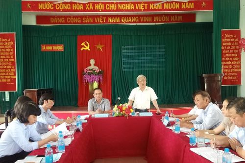 Ông Lê Xuân Thân làm việc tại xã Ninh Thượng