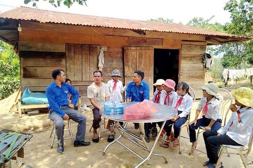 Huyện đoàn Đam Rông với những chương trình thiết thực