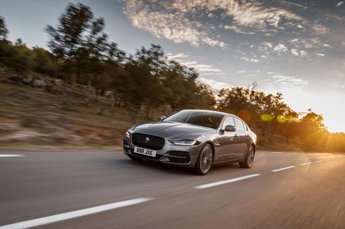 Jaguar Land Rover phát triển màn hình cảm ứng chống COVID-19