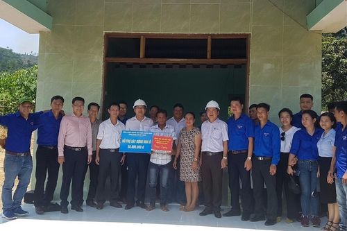 Sở Xây dựng Quảng Nam bàn giao 3 nhà ở cho hộ nghèo xã Trà Nú