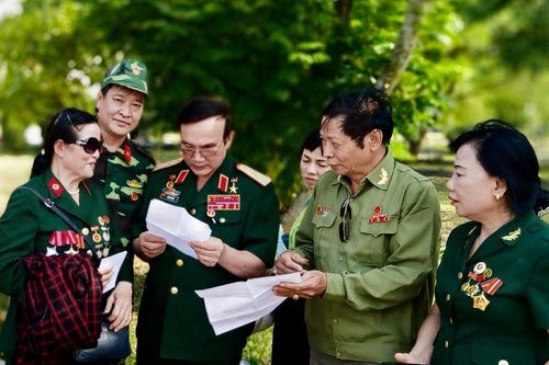 Xúc động khi đọc những bài thơ viết về thương binh liệt sỹ