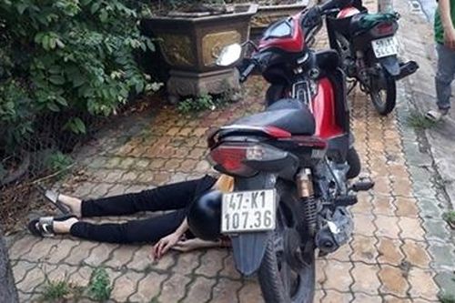 Thông tin thêm về nam thanh niên tử vong với con dao đâm vào ngực
