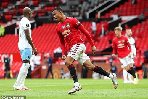 Chật vật hòa West Ham, MU đặt chân vào top 4 Ngoại hạng Anh