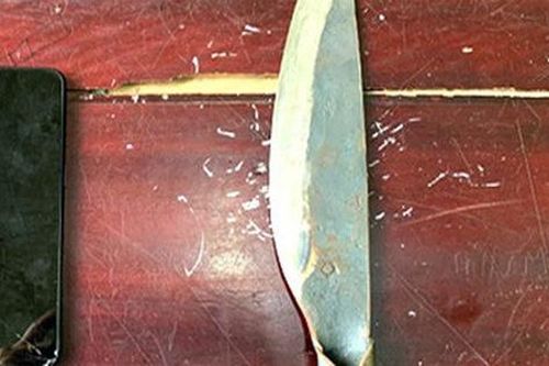 'Game thủ' túng tiền, mang dao bầu đi cướp