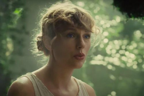 Review MV 'cardigan': Bản tình ca buồn bã, nhuốm màu hoài niệm của Taylor Swift
