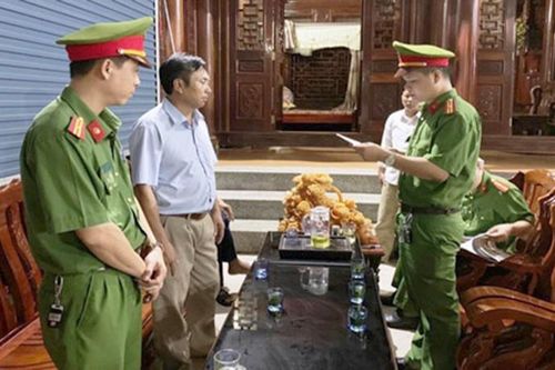 Bắt khẩn cấp Giám đốc công ty xây dựng liên quan đến Đề án hỗ trợ người Ơ Đu ở Nghệ An