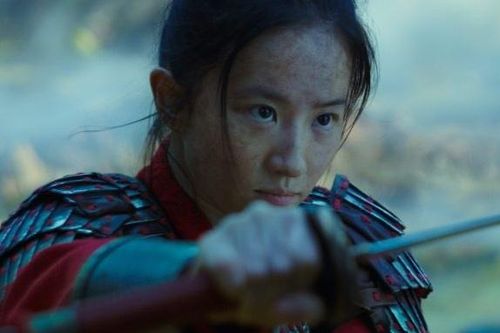 'Mộc Lan' của Lưu Diệc Phi hoãn chiếu vô thời hạn