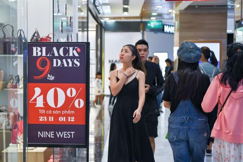 Hơn nửa lượng hàng bán ra tại Việt Nam là khuyến mại