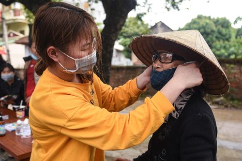 Hà Nội yêu cầu người dân đeo khẩu trang nơi công cộng