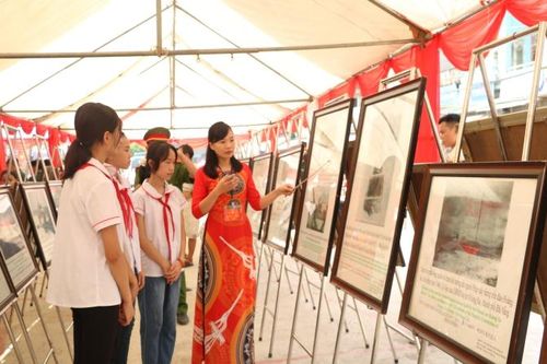 Triển lãm ảnh về cộng đồng ASEAN và chủ quyền biển, đảo Việt Nam
