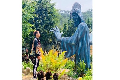 Tôi cần thông reo, tôi không cần ma quỷ...