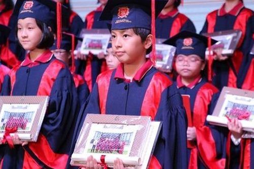Lễ bế giảng đặc sắc và nhiều ý nghĩa tại VAS