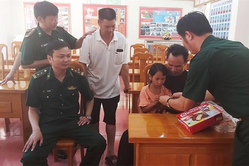 Tìm thấy bé gái sau một đêm thất lạc