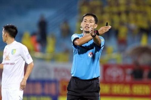 Trọng tài FIFA sáng suốt, trận đấu giữa Nam Định và Bình Dương hết lùm xùm