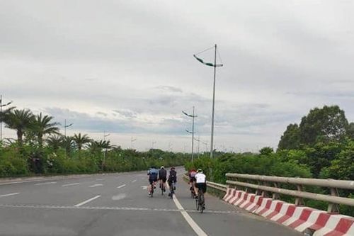 Khó xử phạt trường hợp xe đạp đi vào đường Võ Nguyên Giáp – Hà Nội