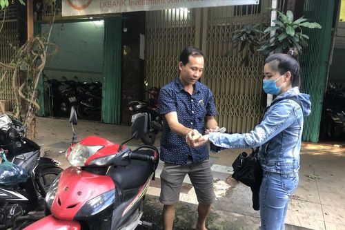 Thất nghiệp tăng vọt cuối năm