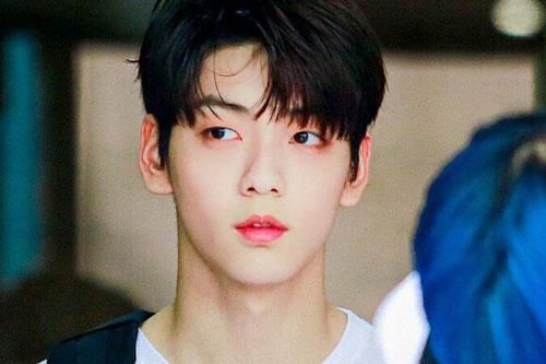 4 idol có hình tượng chuẩn hot boy giảng đường