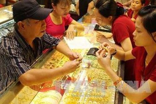 Giá vàng lập đỉnh mới: Không có hiện tượng người dân đổ xô đi mua vàng
