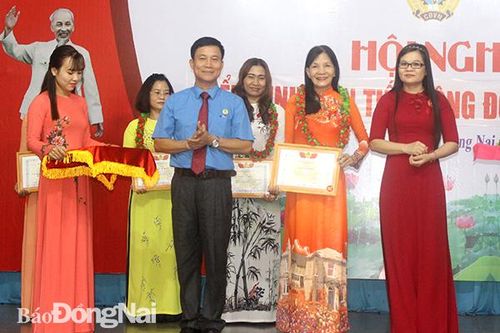 Chú trọng nhân rộng các điển hình tiên tiến