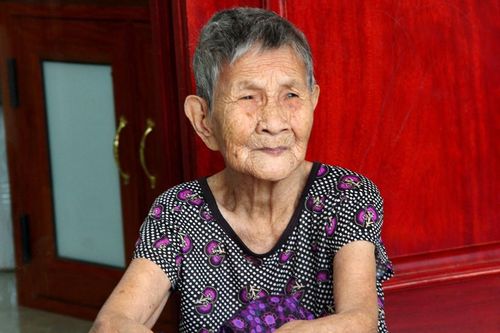 Mẹ vẫn đợi con về