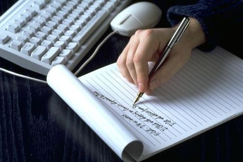 Bồi dưỡng chính trị hè cho cán bộ, giáo viên