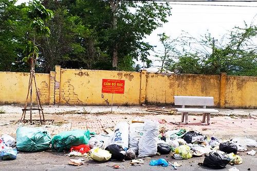 Cấm nhưng vẫn đổ