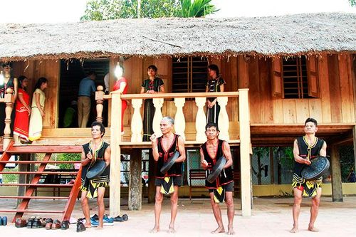 Giữ nét đẹp văn hóa ở Khánh Sơn