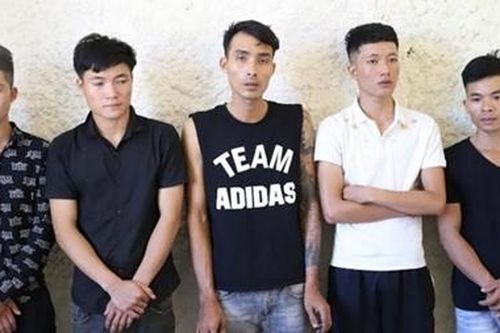 Thuê taxi rồi bắt nợ, cướp xe của tài xế