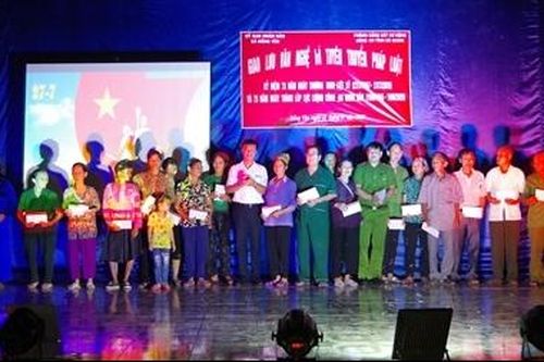 Công an Hà Giang tổ chức nhiều hoạt động ý nghĩa thăm hỏi, tặng quà các gia đình chính sách