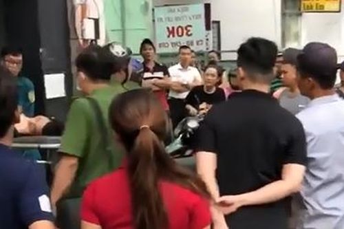 Bắt đối tượng đồng tính đâm người vì ghen tuông