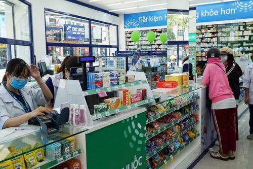 Khẩu trang y tế ở Đà Nẵng khan hiếm sau ca nghi nhiễm COVID-19
