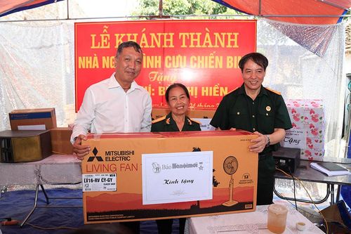 Thăm, tặng quà gia đình cựu chiến binh có hoàn cảnh khó khăn trên địa bàn huyện Mỹ Đức