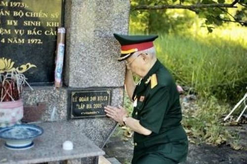 Tháng 7, tìm về đồng đội