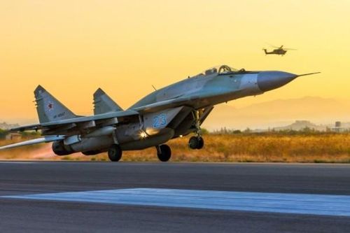 Tên lửa Iran suýt bắn nhầm chiến đấu cơ Nga trên bầu trời Syria
