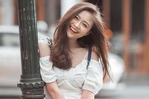 Nữ sinh Ngoại thương xinh đẹp, tốt nghiệp loại giỏi