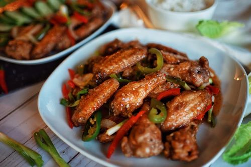 Học làm cánh gà chiên nước mắm Việt nhâm nhi cuối tuần