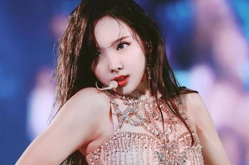 TWICE bị đồng nghiệp cùng công ty né tránh