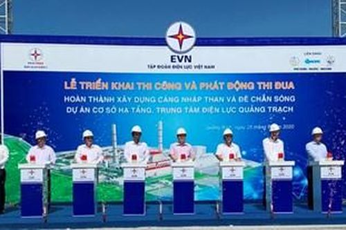 Xây dựng cảng nhập than và đê chắn sóng Trung tâm điện lực Quảng Trạch