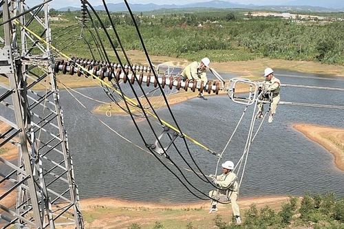Nỗ lực giải quyết dứt điểm vướng mắc mặt bằng dự án đường dây điện 500kV mạch 3