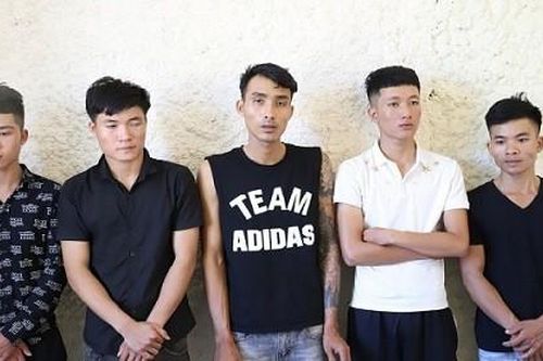 Bắt 5 đối tượng cướp ô tô, ép tài xế ký nợ 250 triệu đồng