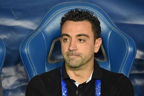 Huyền thoại Barcelona Xavi mắc COVID-19