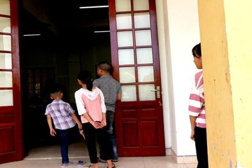 Tiếng khóc con trẻ giữa chốn pháp đình