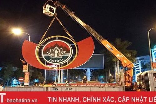 'Tô điểm' phố phường Hà Tĩnh mừng đại hội Đảng các cấp