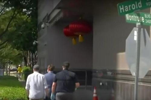Video đặc vụ Mỹ tiến vào Lãnh sự quán Trung Quốc ở Houston
