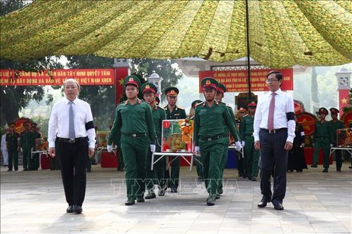 Tây Ninh truy điệu, an táng 149 hài cốt liệt sĩ quân tình nguyện Việt Nam từ chiến trường Campuchia