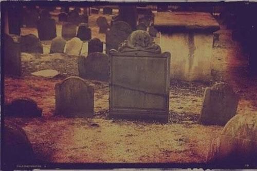 Sự thật về những ngôi mộ 'ma cà rồng' gây kinh hãi ở Mỹ